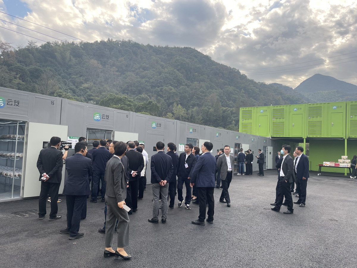 云笈生態(tài)∣浙江省省委組織部副部長曹錦喜等領(lǐng)導(dǎo)一行蒞臨云笈5G植物方艙基地現(xiàn)場考察指導(dǎo)